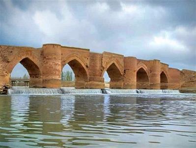 مرمت پل میرزارسول میاندوآب در مراحل پایانی