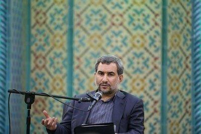 محسن اسماعیلی: تملق اطرافیان مانع از هوشیاری زمامداران می شود