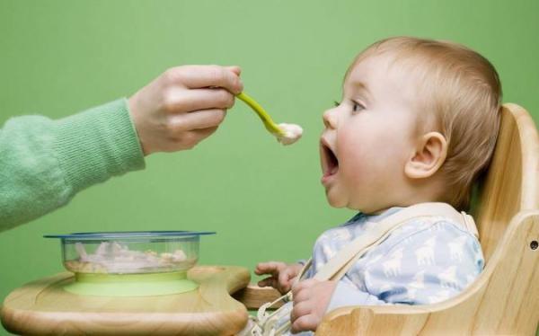 چه غذاهایی را نباید به کودک داد؟